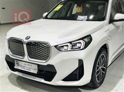 بی ئێم دەبڵیو iX1